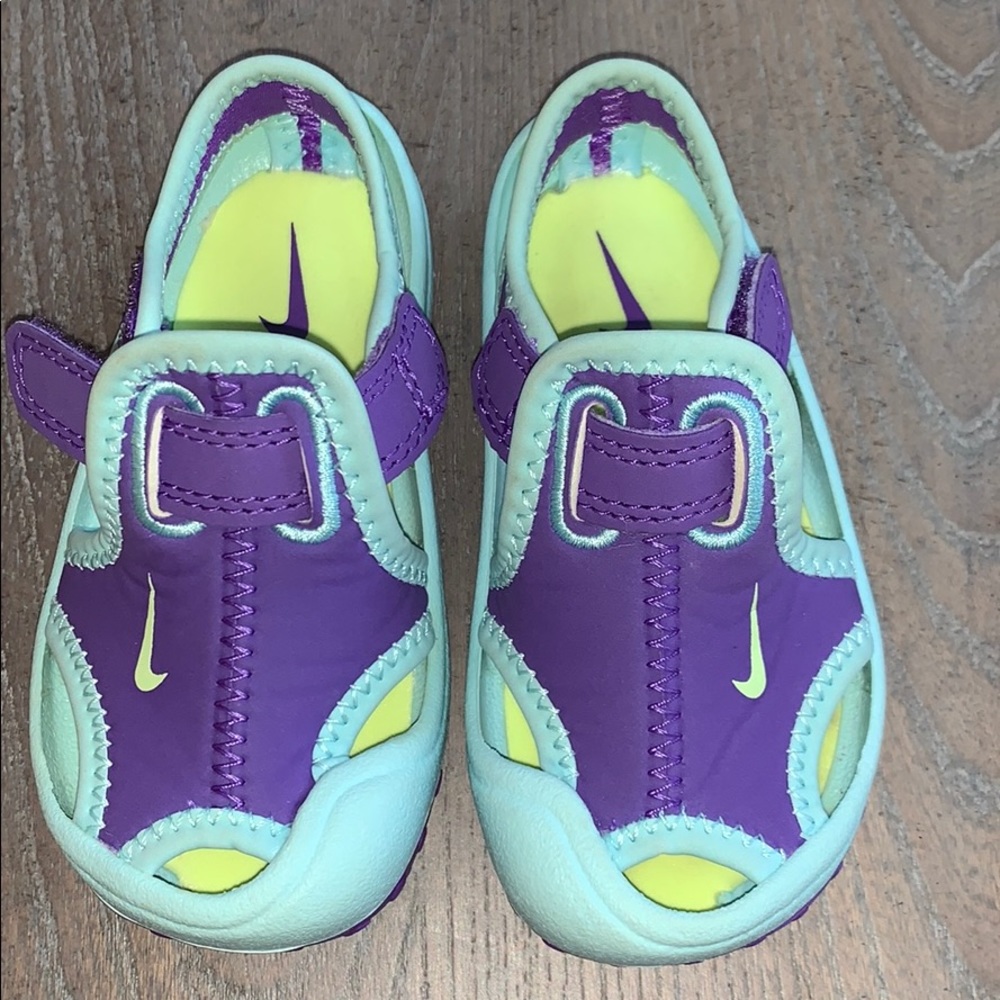 Nike toddler water shoes